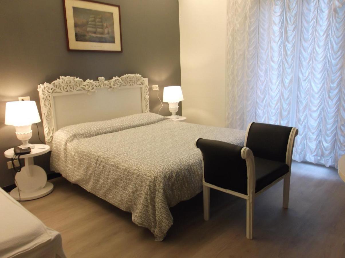 La Residenza Del Grand Hotel Gabicce Mare Bagian luar foto