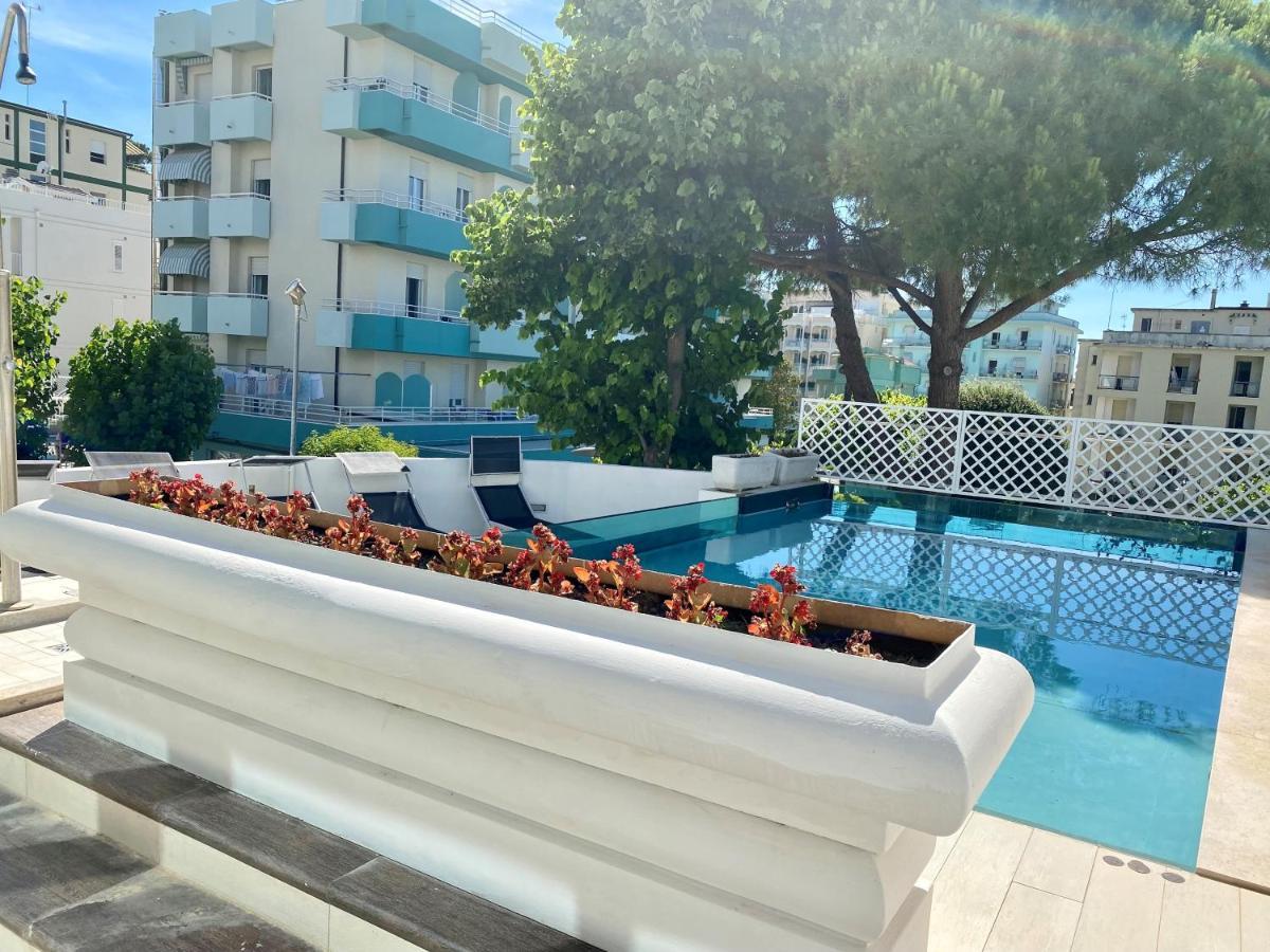 La Residenza Del Grand Hotel Gabicce Mare Bagian luar foto