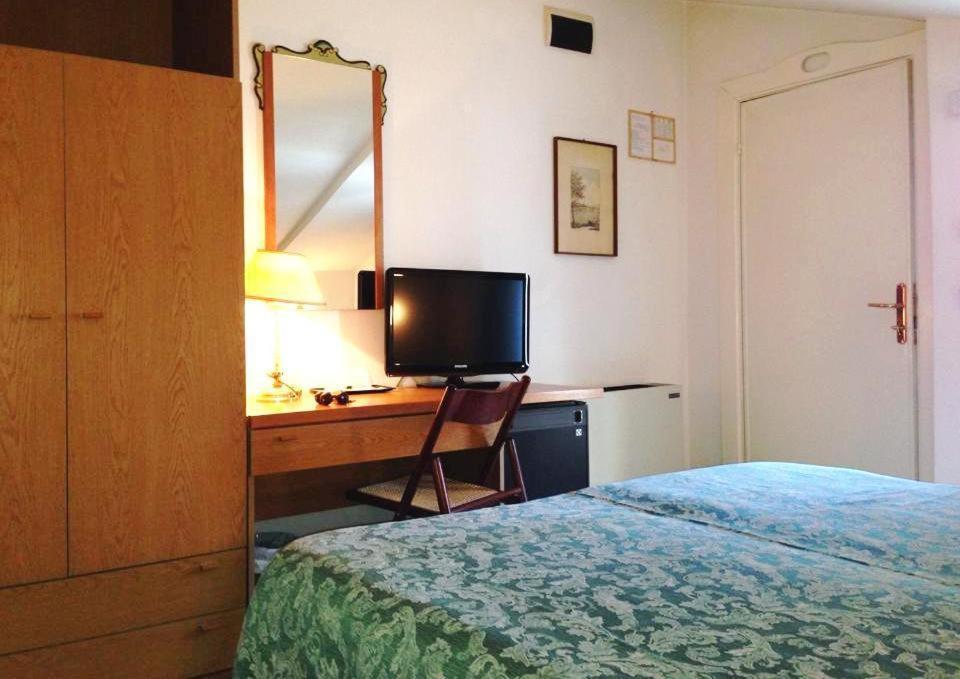 La Residenza Del Grand Hotel Gabicce Mare Ruang foto
